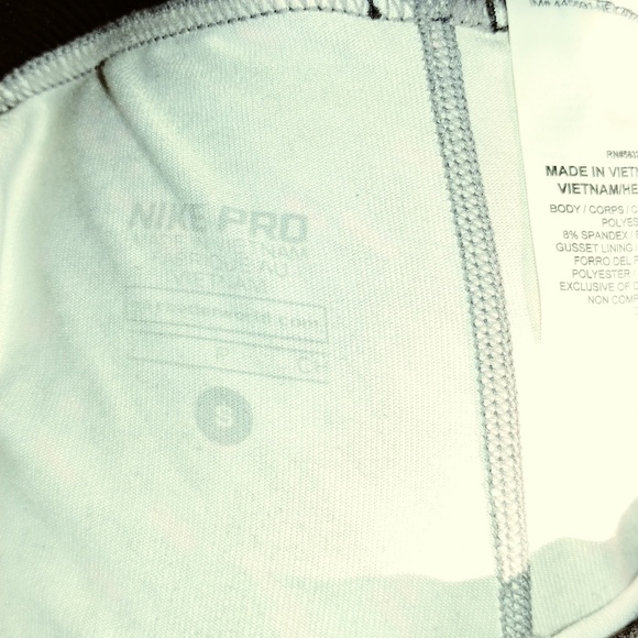 Nike Pro Capris - Picture 3 of 3